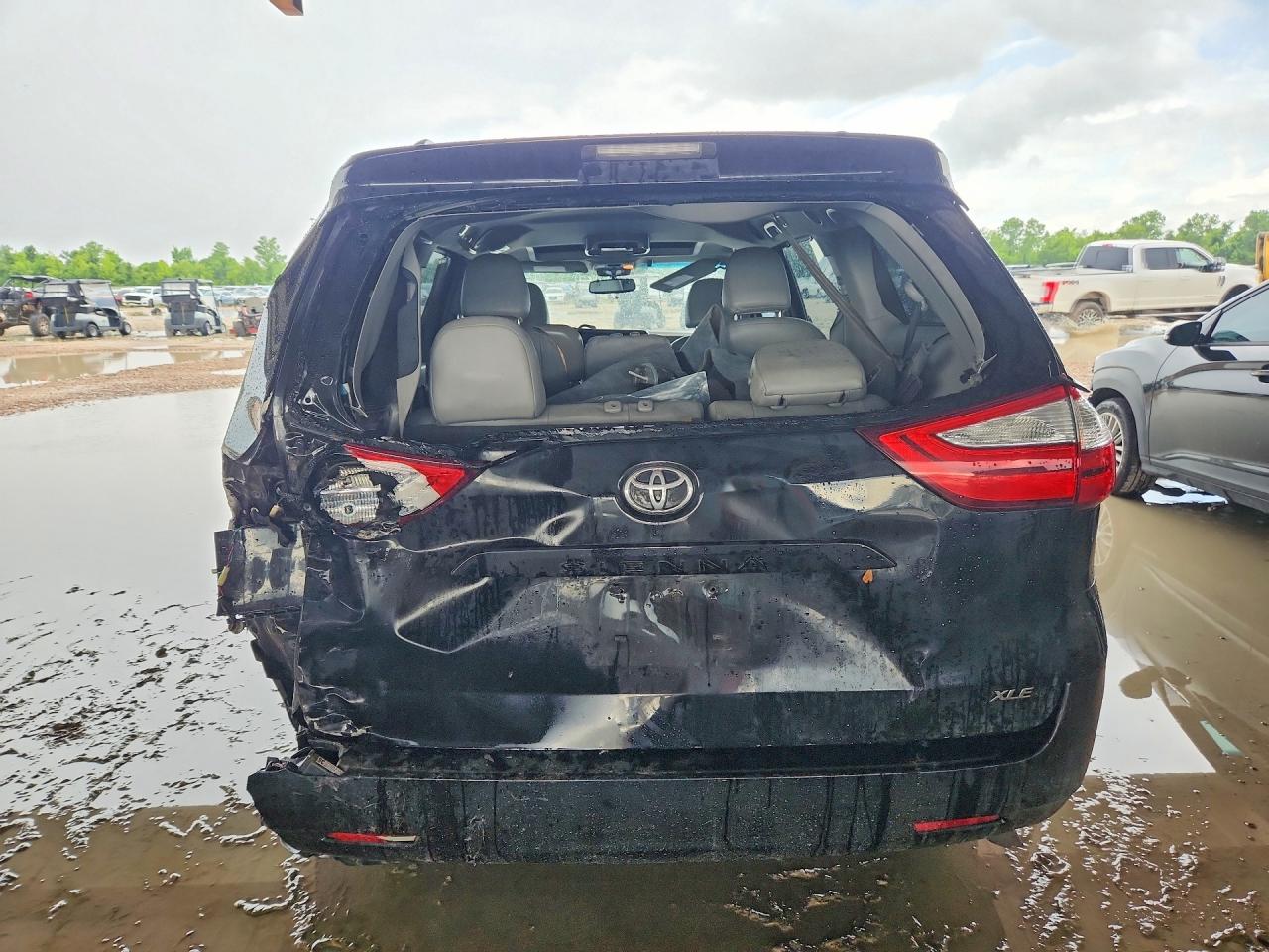 Toyota Sienna Xle 8-passenger
