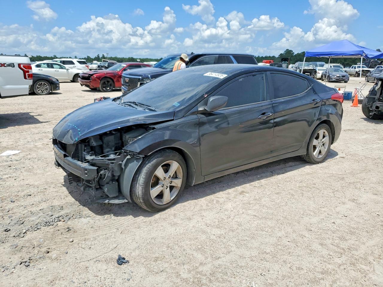 Salvage Hyundai ELANTRA Image