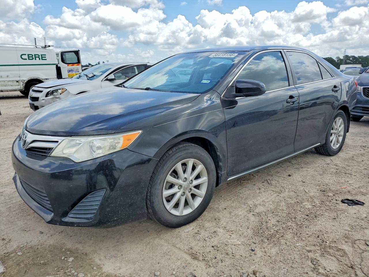 Salvage Toyota Camry Image