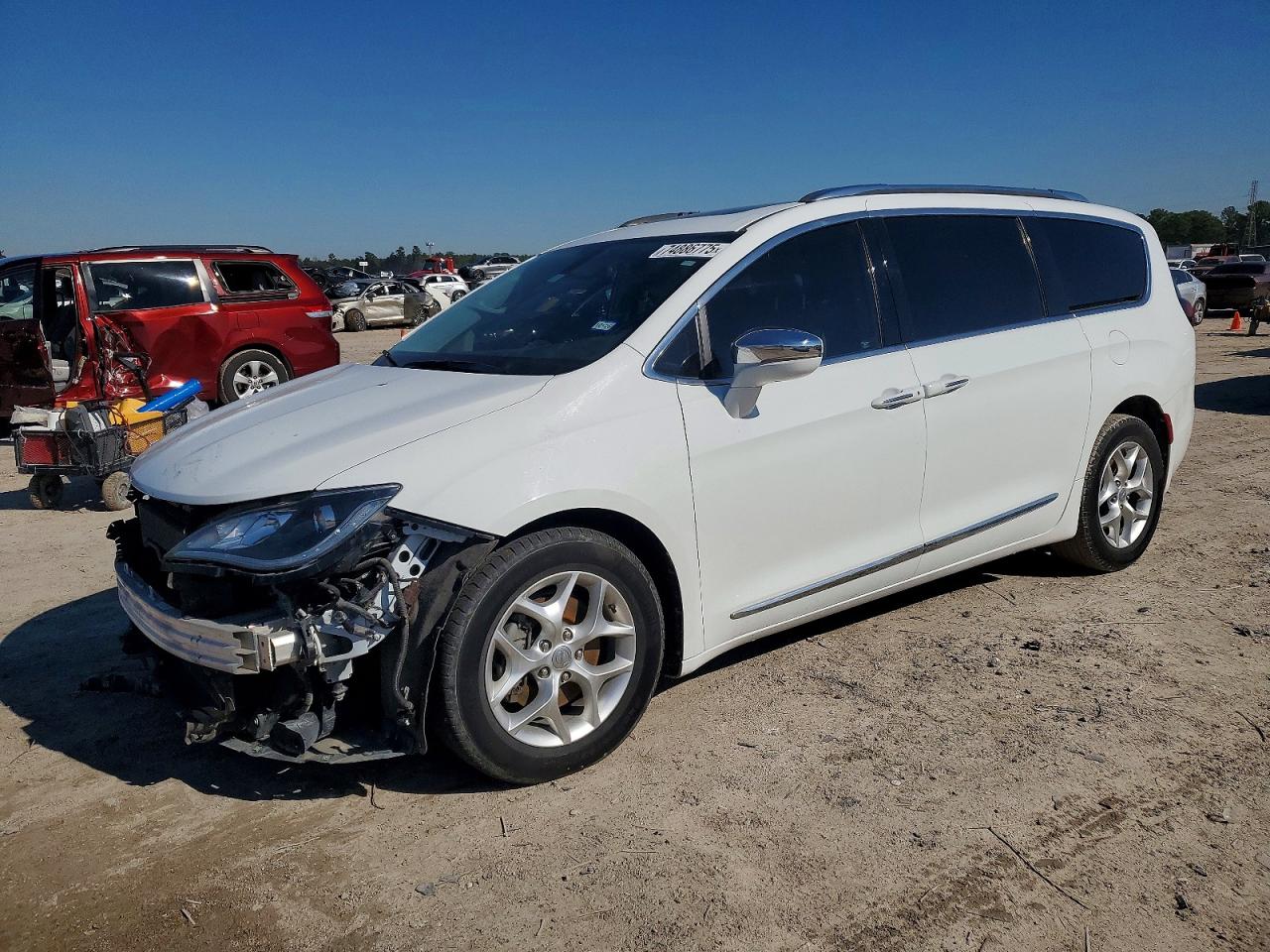 Salvage Chrysler Pacifica Image