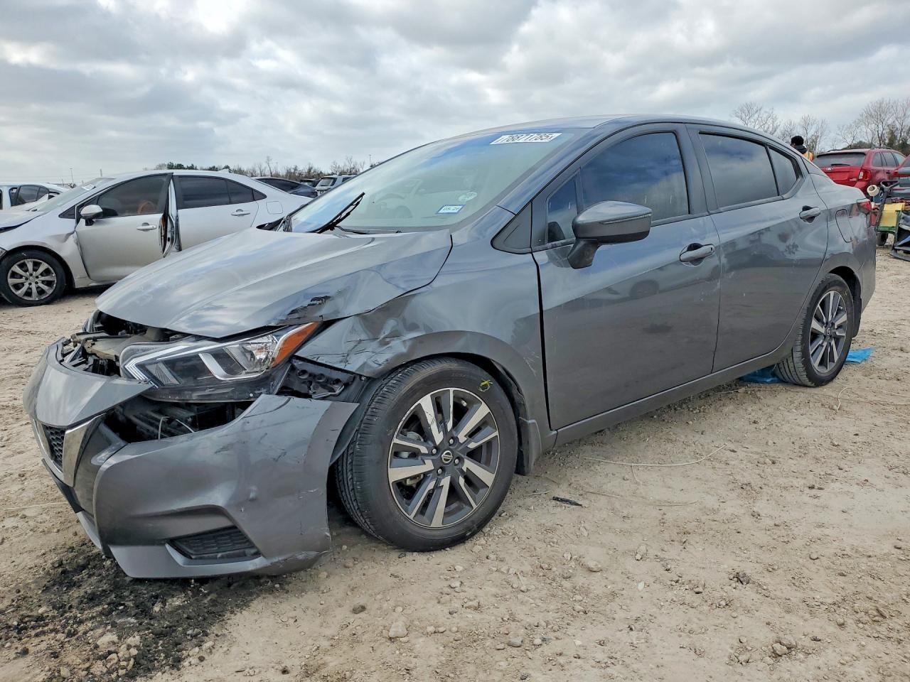 Salvage Nissan Versa Image