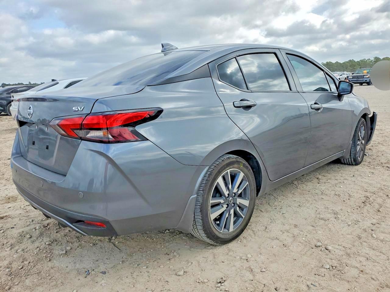 Nissan Versa