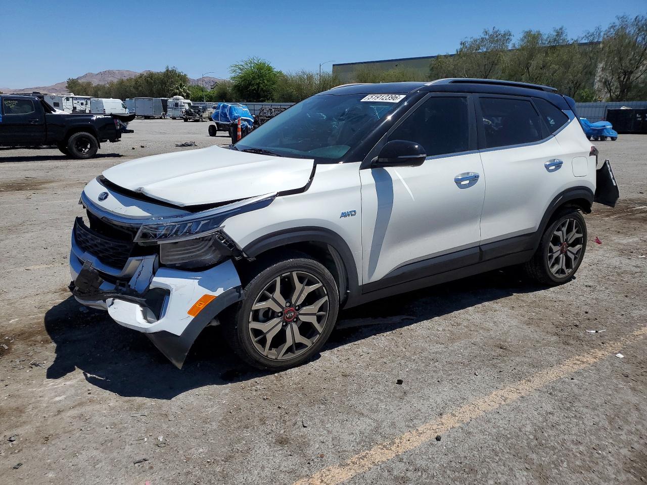 Salvage Kia Seltos Image