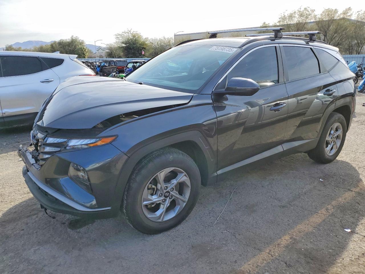 Salvage Hyundai TUCSON Image