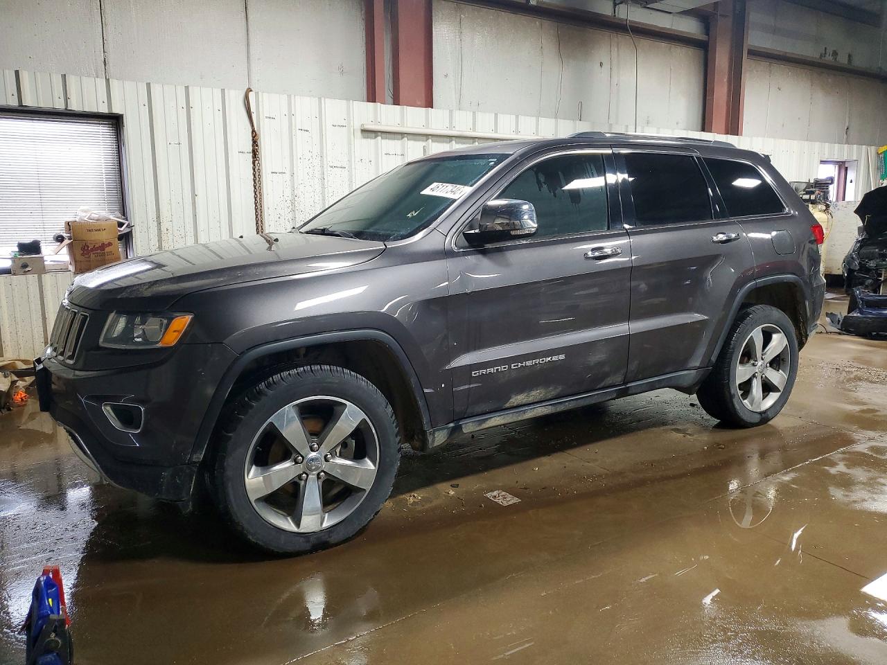 Salvage Jeep Cherokee Image