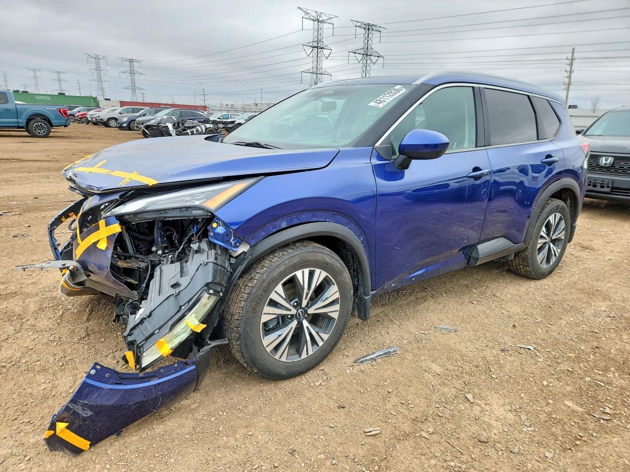 Salvage Nissan Rogue Image