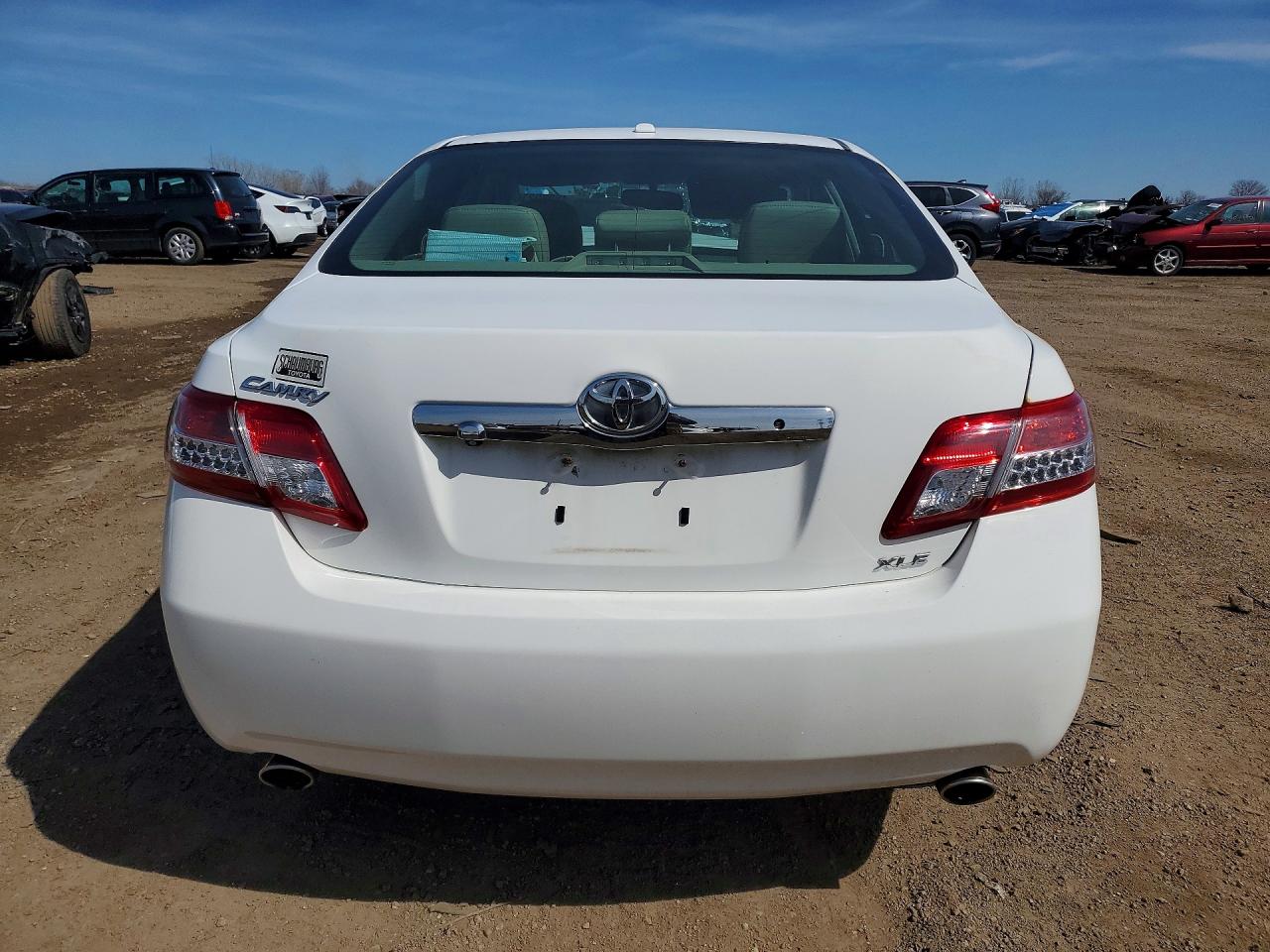 Toyota Camry Xle V6