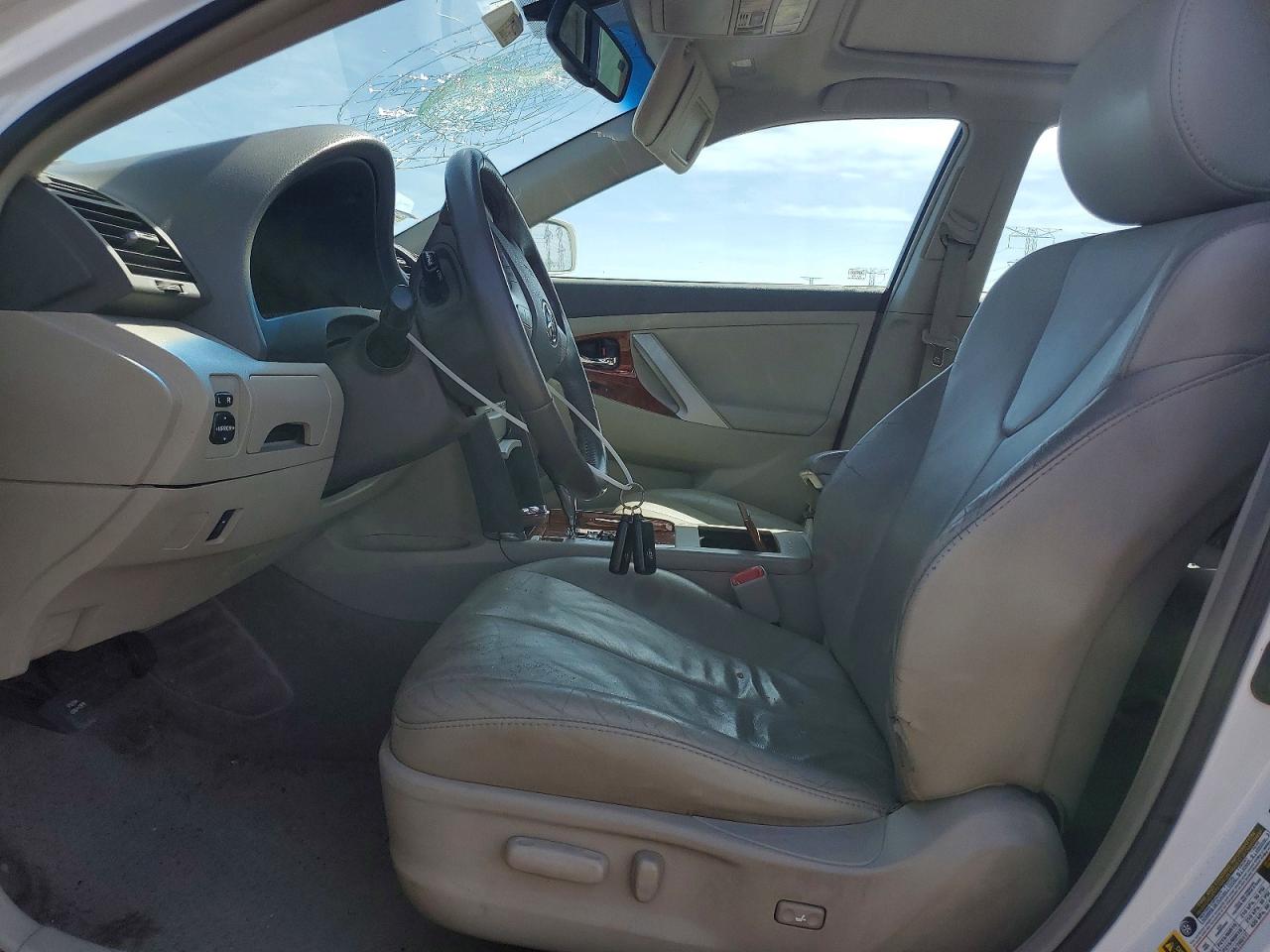 Toyota Camry Xle V6