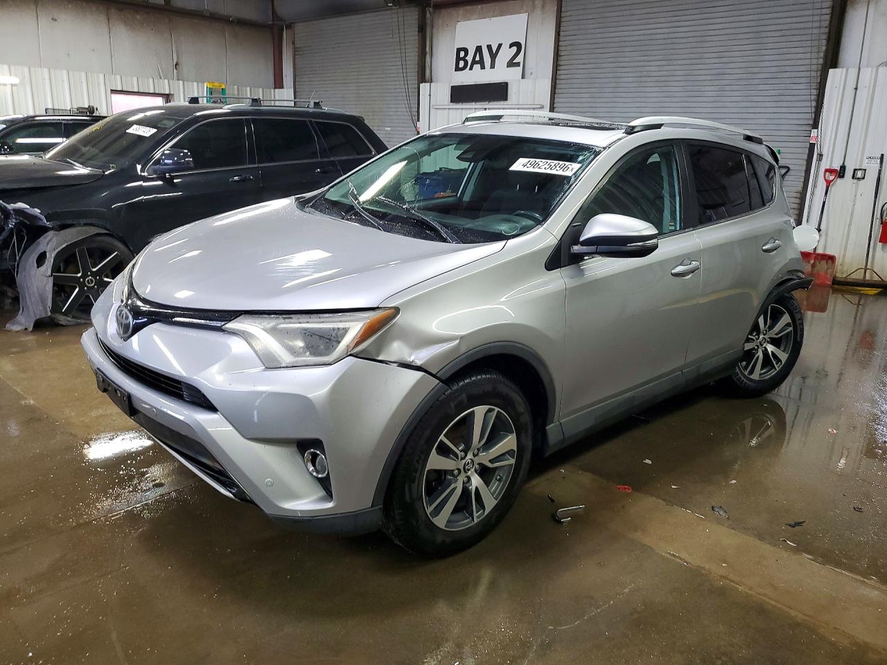 Salvage Toyota RAV4 Image