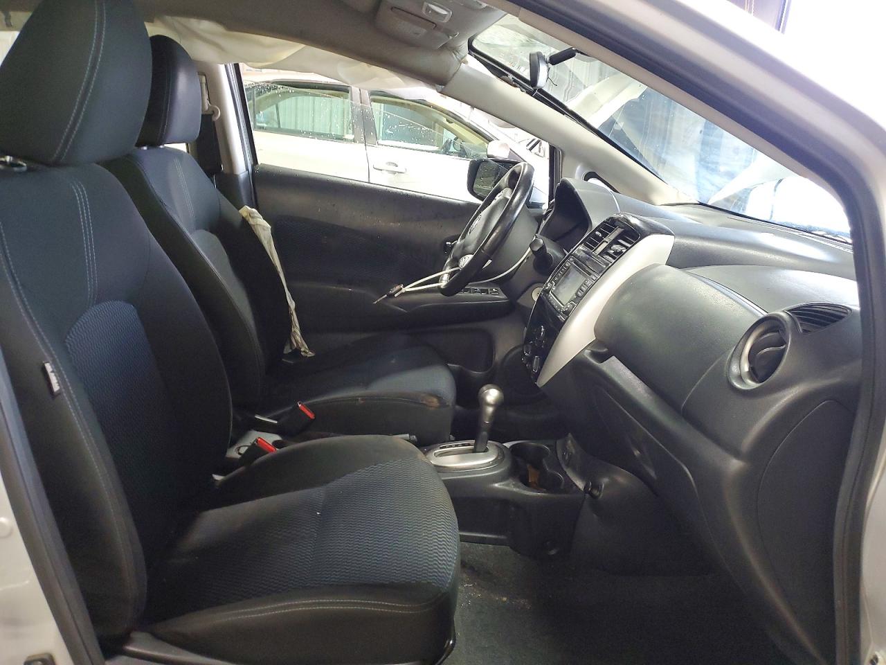 Nissan Versa Sv