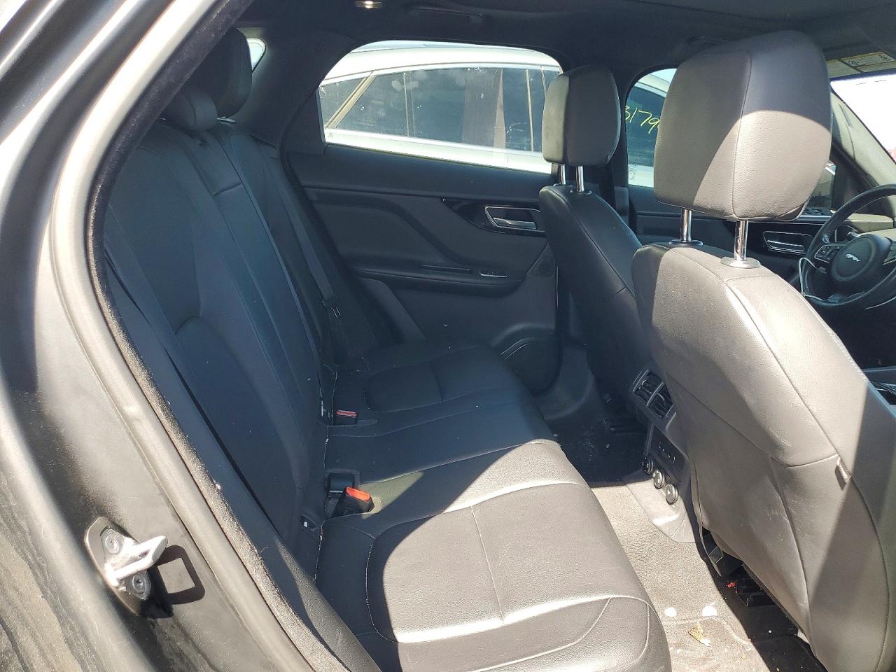 Jaguar F-PACE Premium