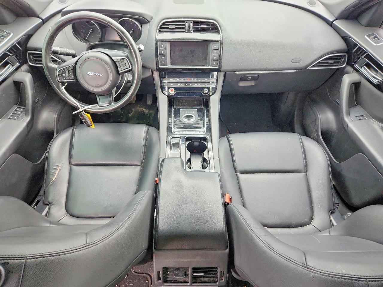 Jaguar F-PACE Premium