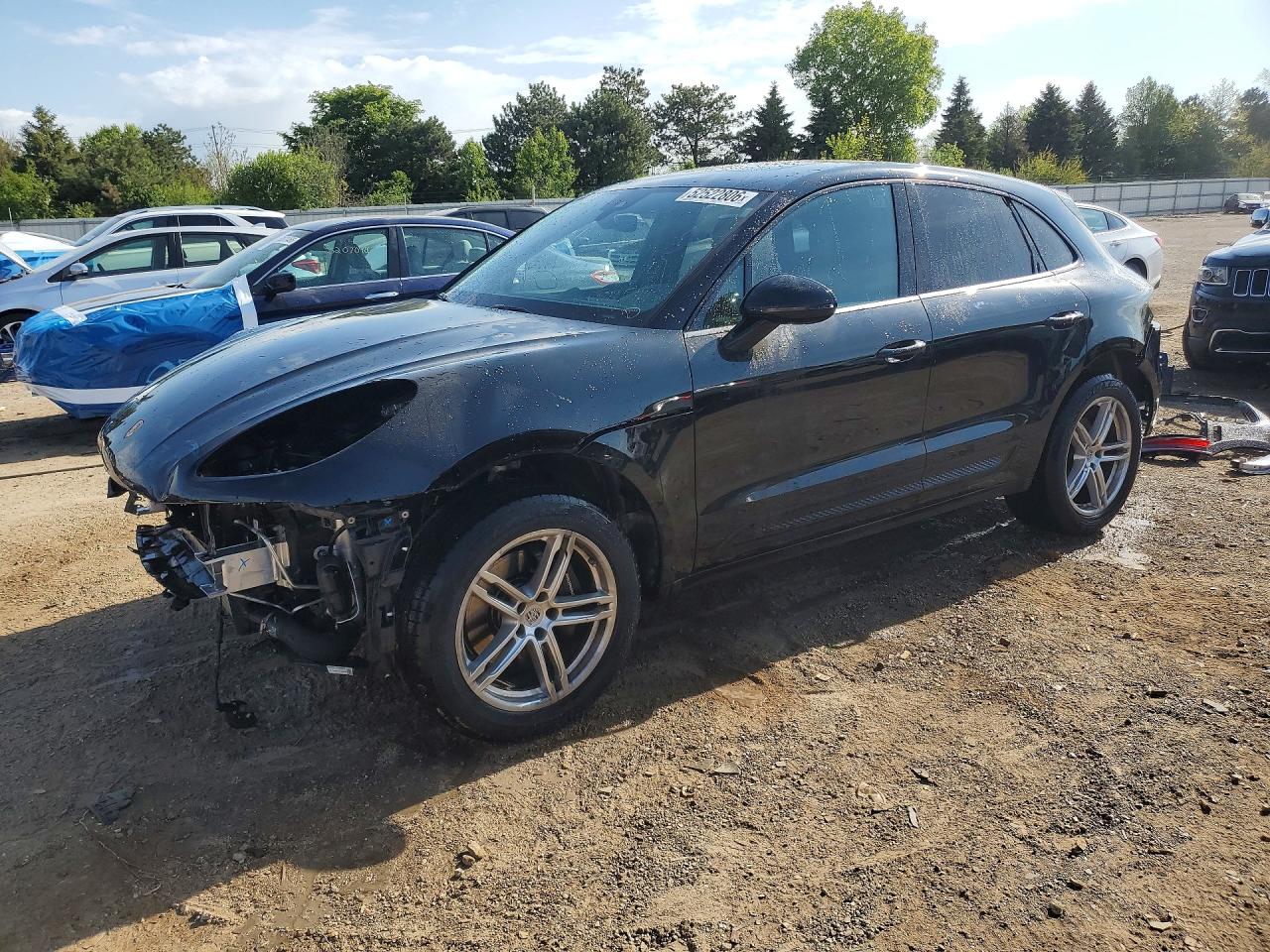 Salvage Porsche Macan Image