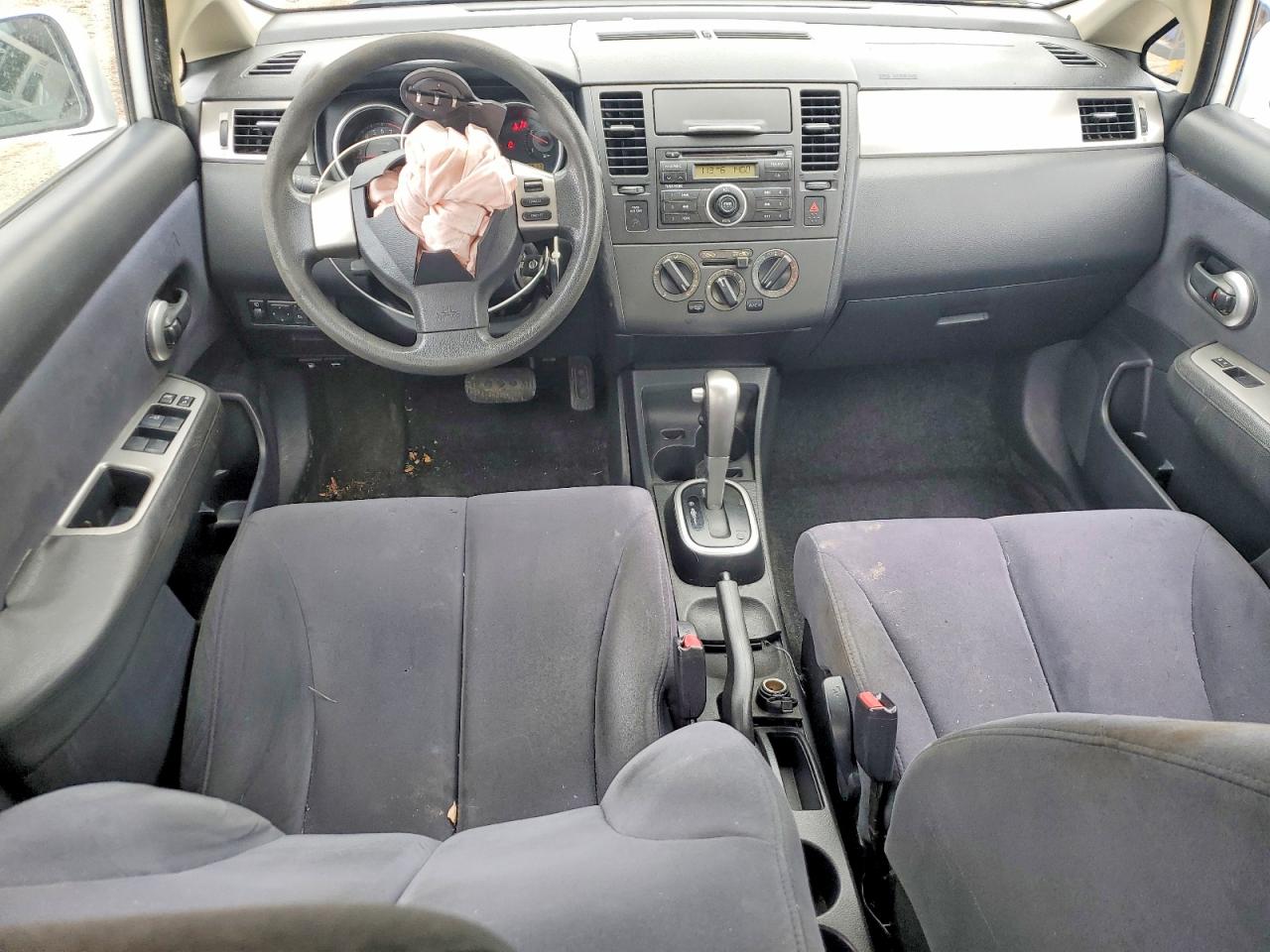 Nissan Versa 1.8 S