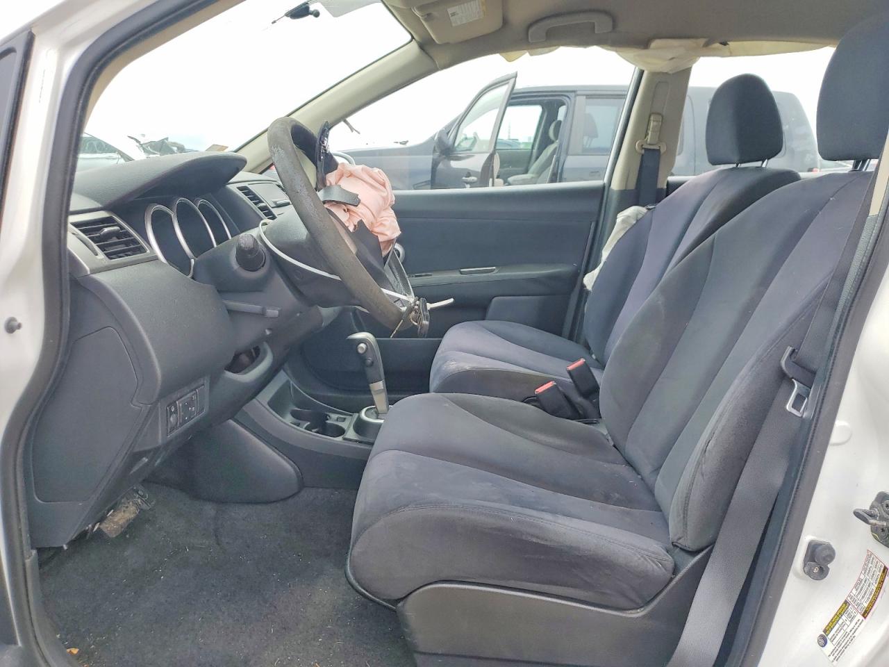 Nissan Versa 1.8 S