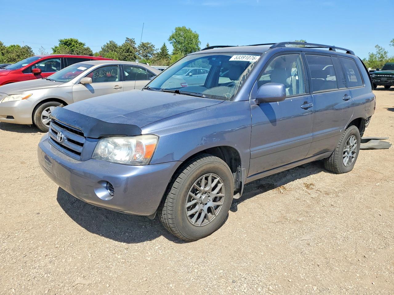 Salvage Toyota Highlander Image