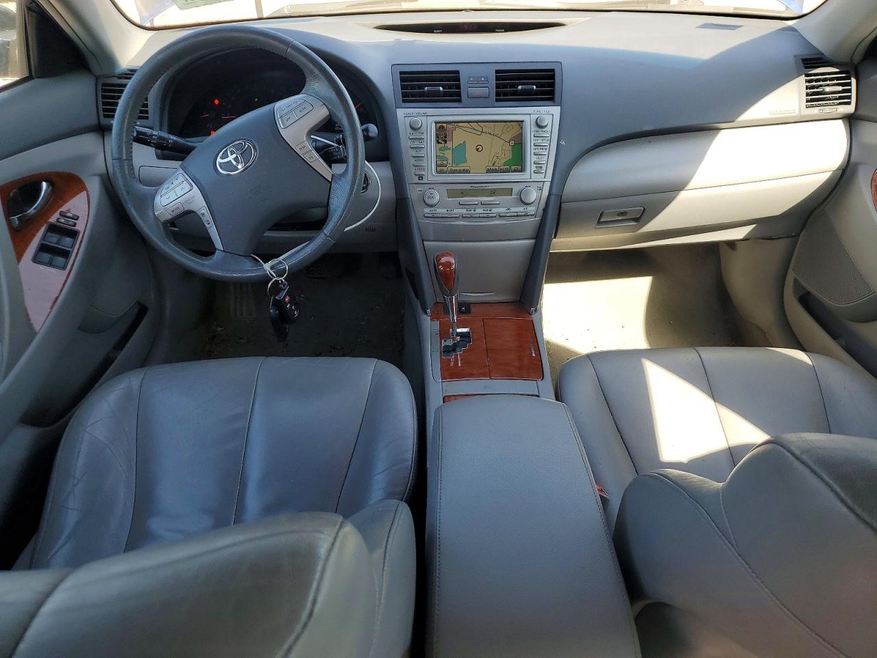 Toyota Camry Xle V6