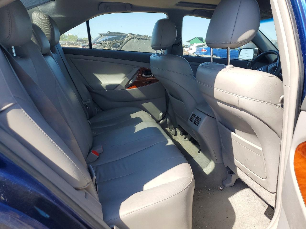 Toyota Camry Xle V6