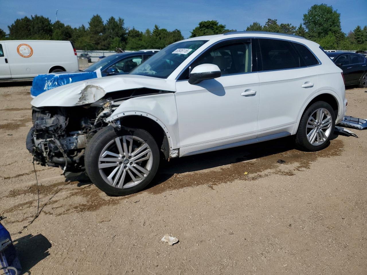 Salvage Audi Q5 Image