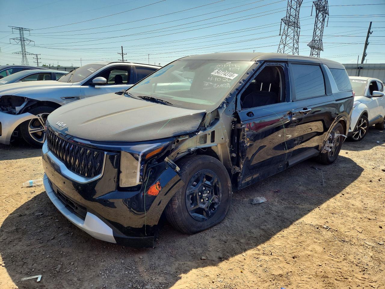 Salvage Kia Carnival Image