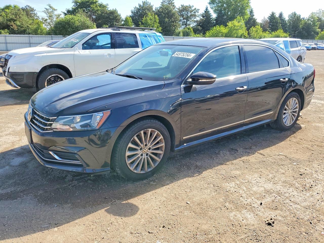 Salvage Volkswagen Passat Image