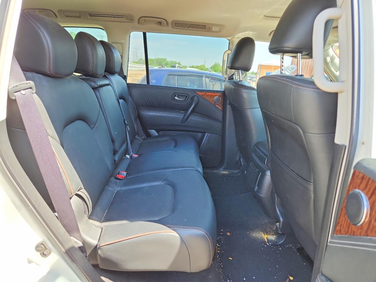 Nissan Armada Sv