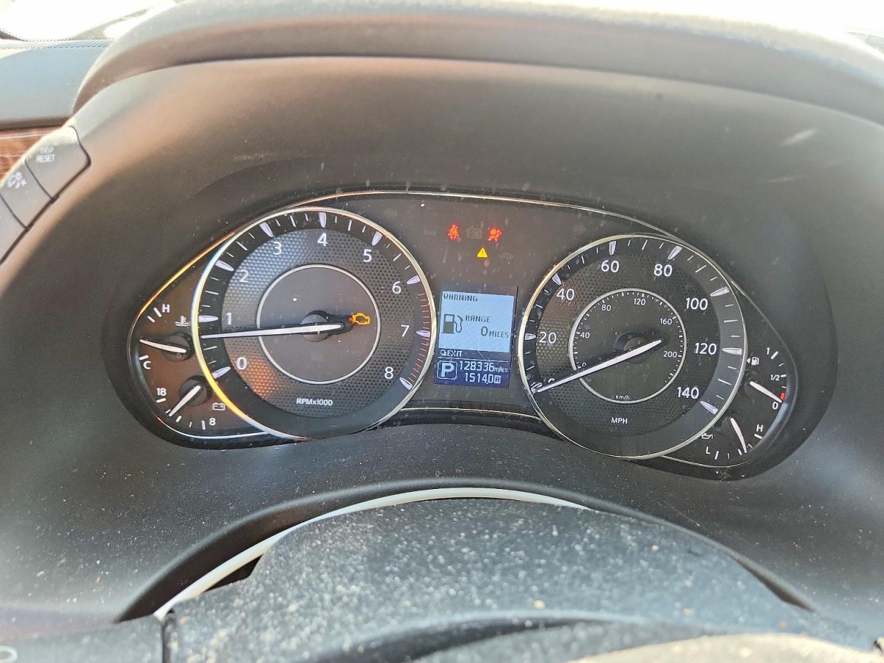 Nissan Armada Sv
