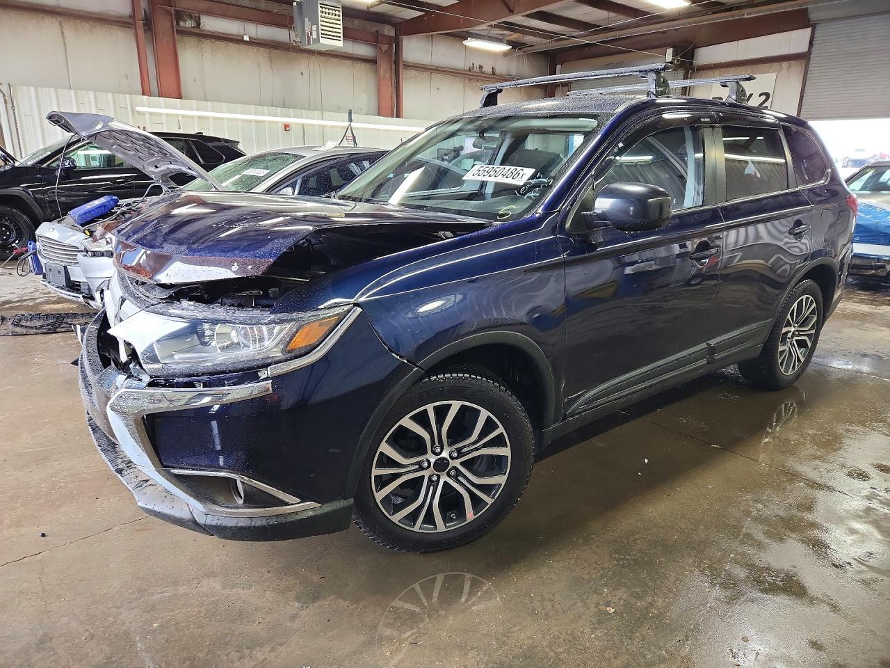 Salvage Mitsubishi Outlander Image