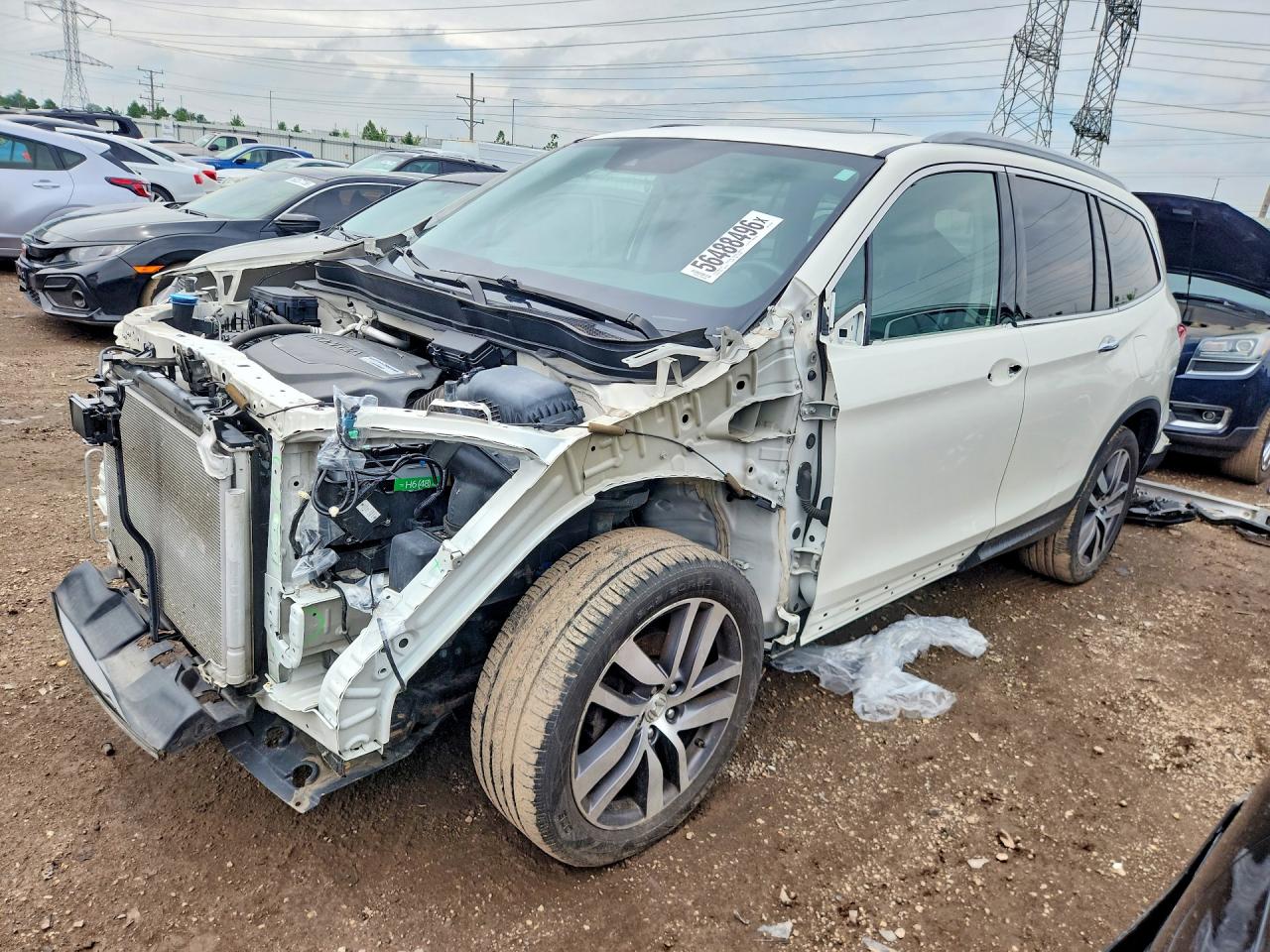 Salvage Honda Pilot Image