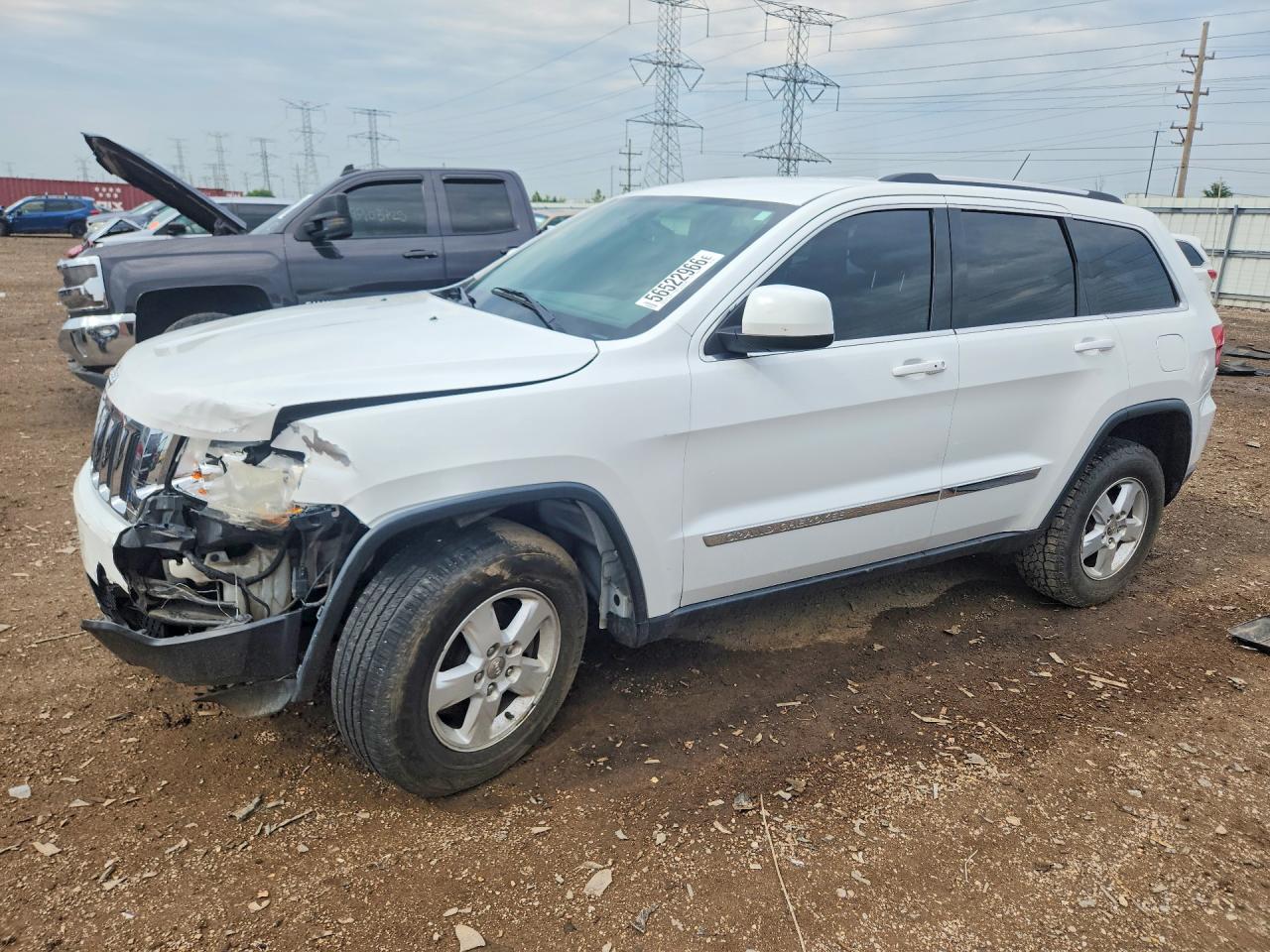Salvage Jeep Cherokee Image