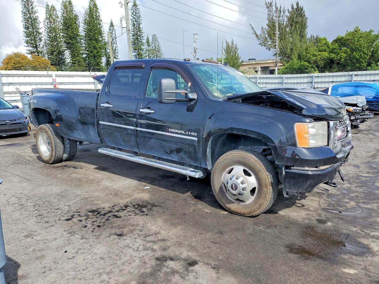 GMC Sierra K3500 Denali