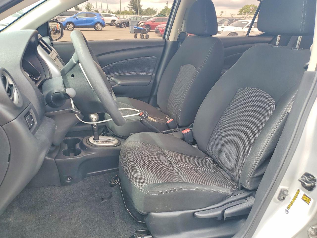 Nissan Versa Sv