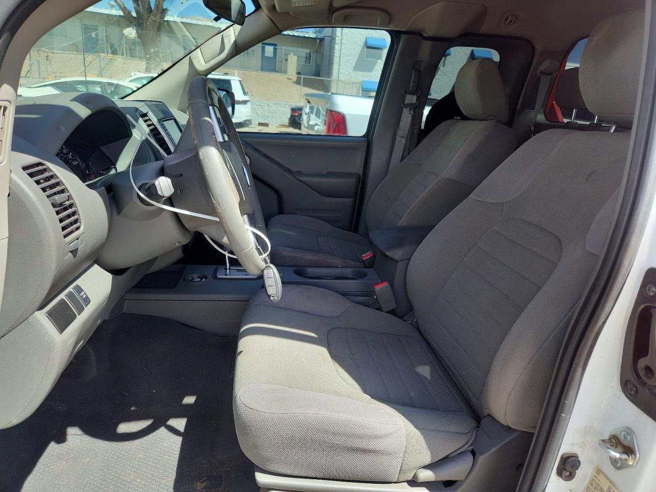 Nissan Frontier S
