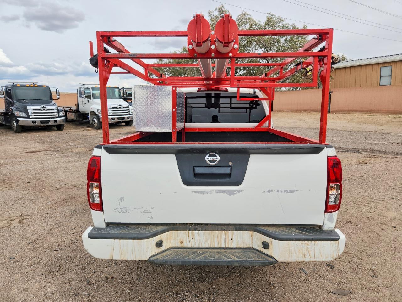 Nissan Frontier S