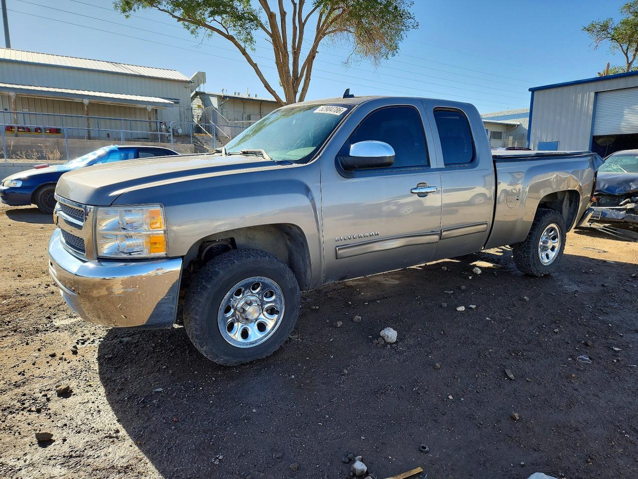 Salvage Chevrolet Silverado Image