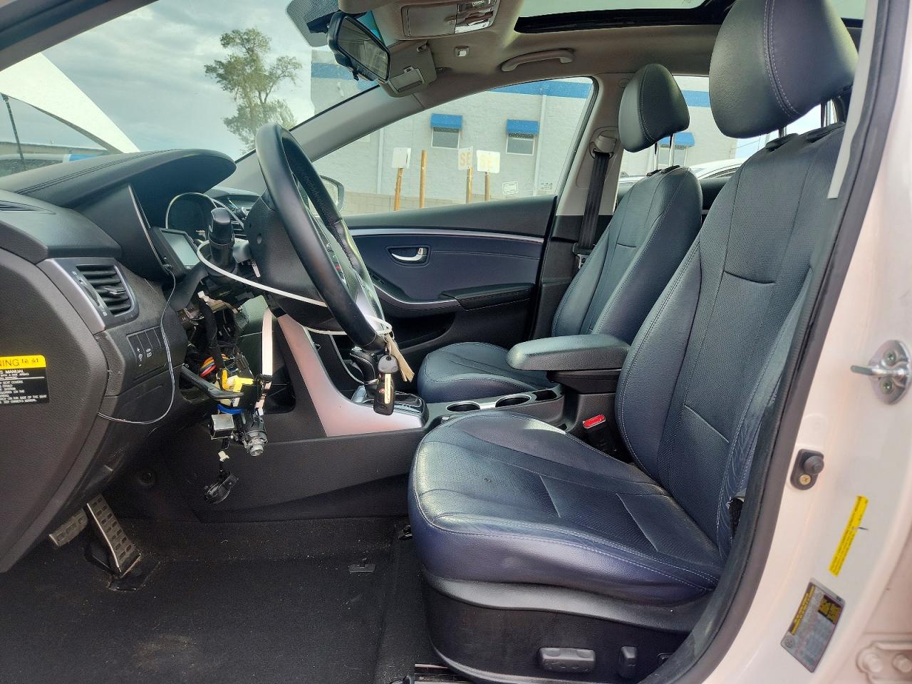Hyundai ELANTRA Base