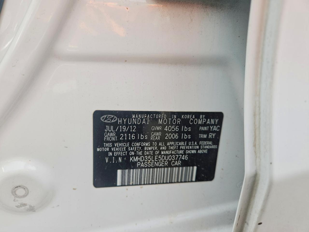 Hyundai ELANTRA Base