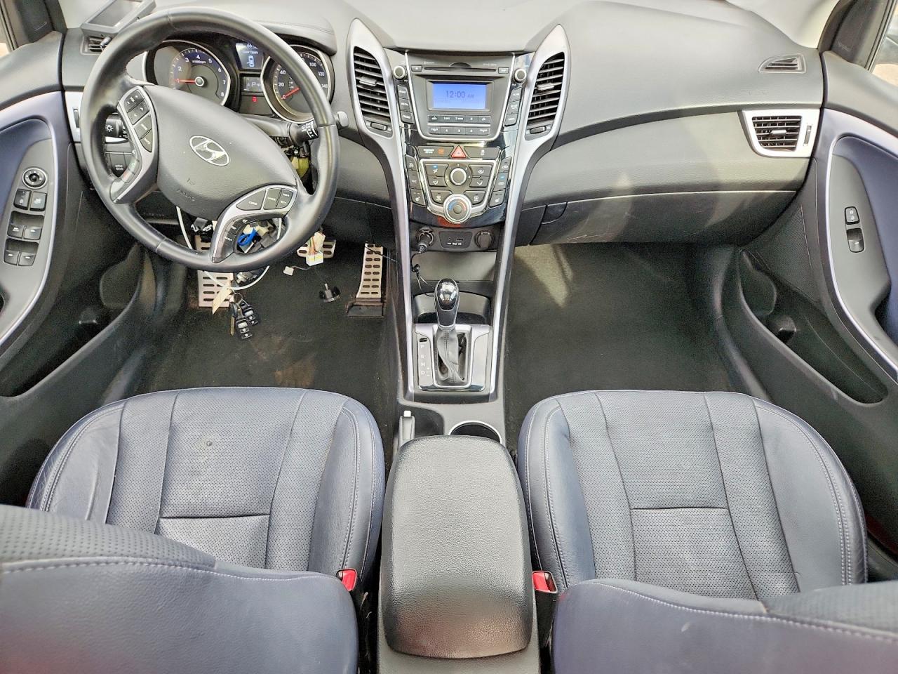 Hyundai ELANTRA Base