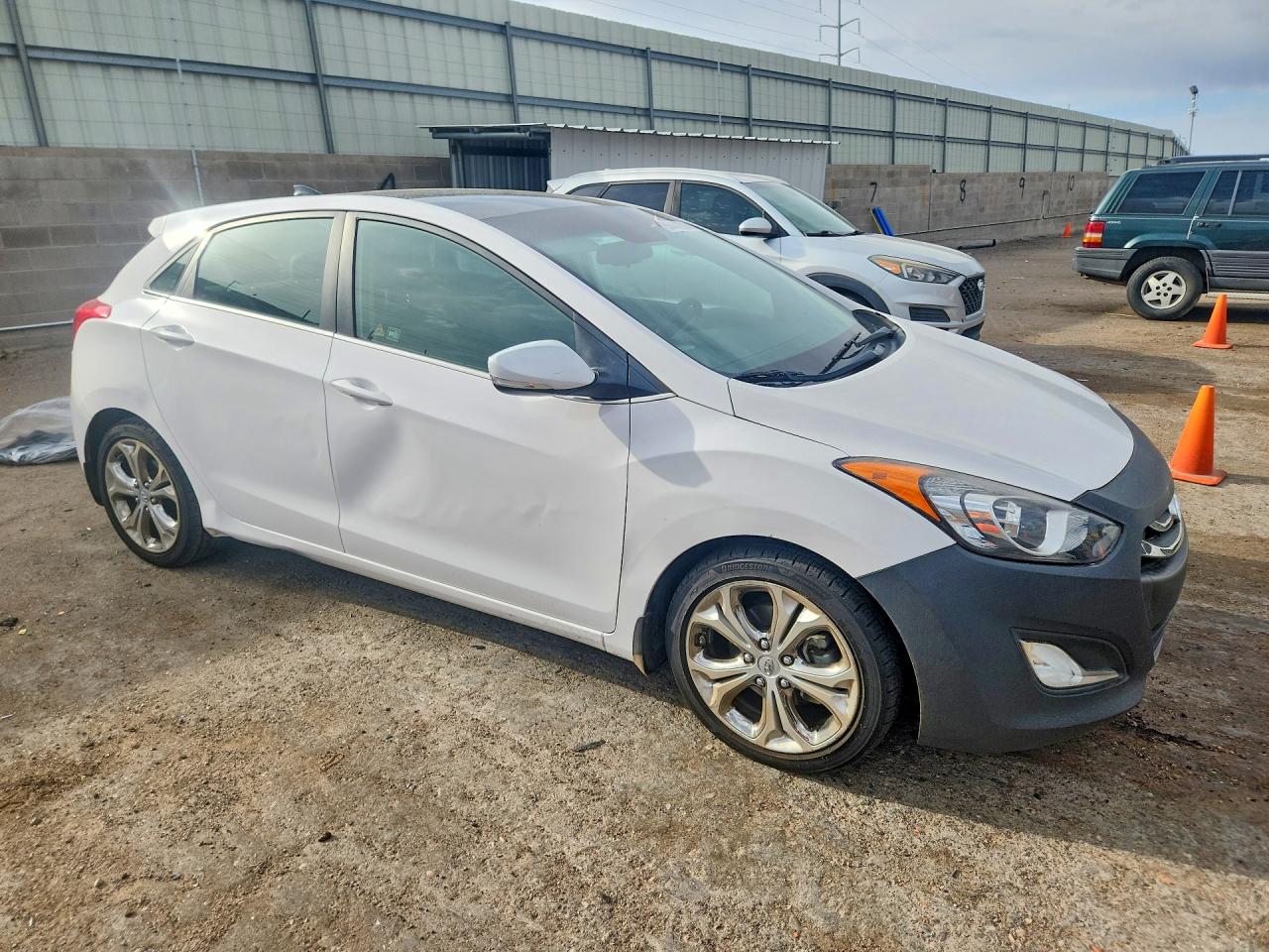 Hyundai ELANTRA Base