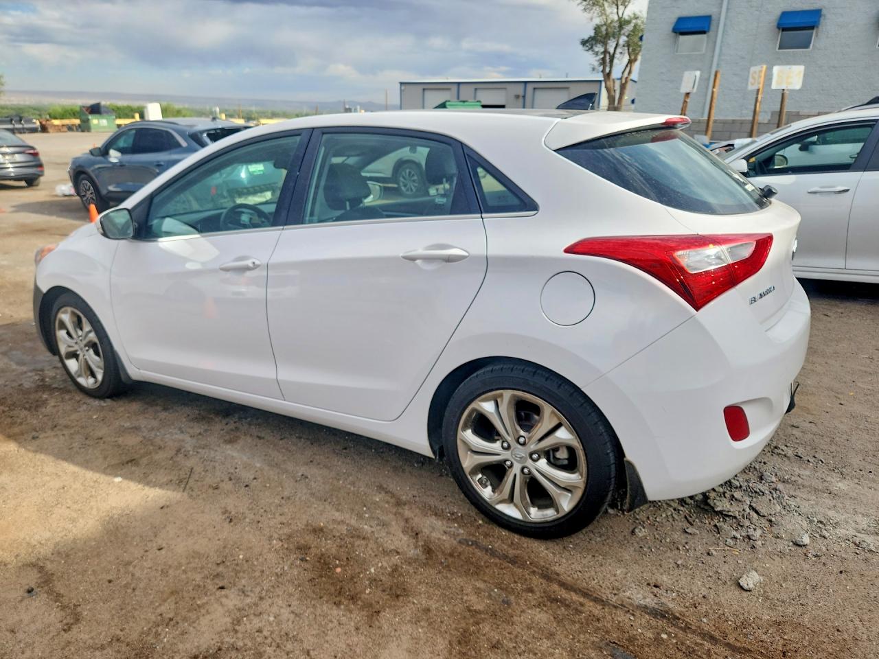 Hyundai ELANTRA Base