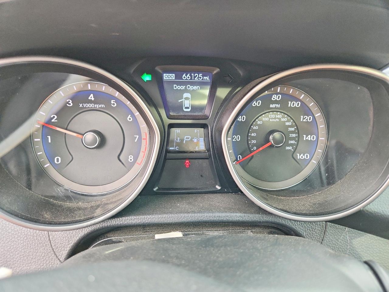 Hyundai ELANTRA Base
