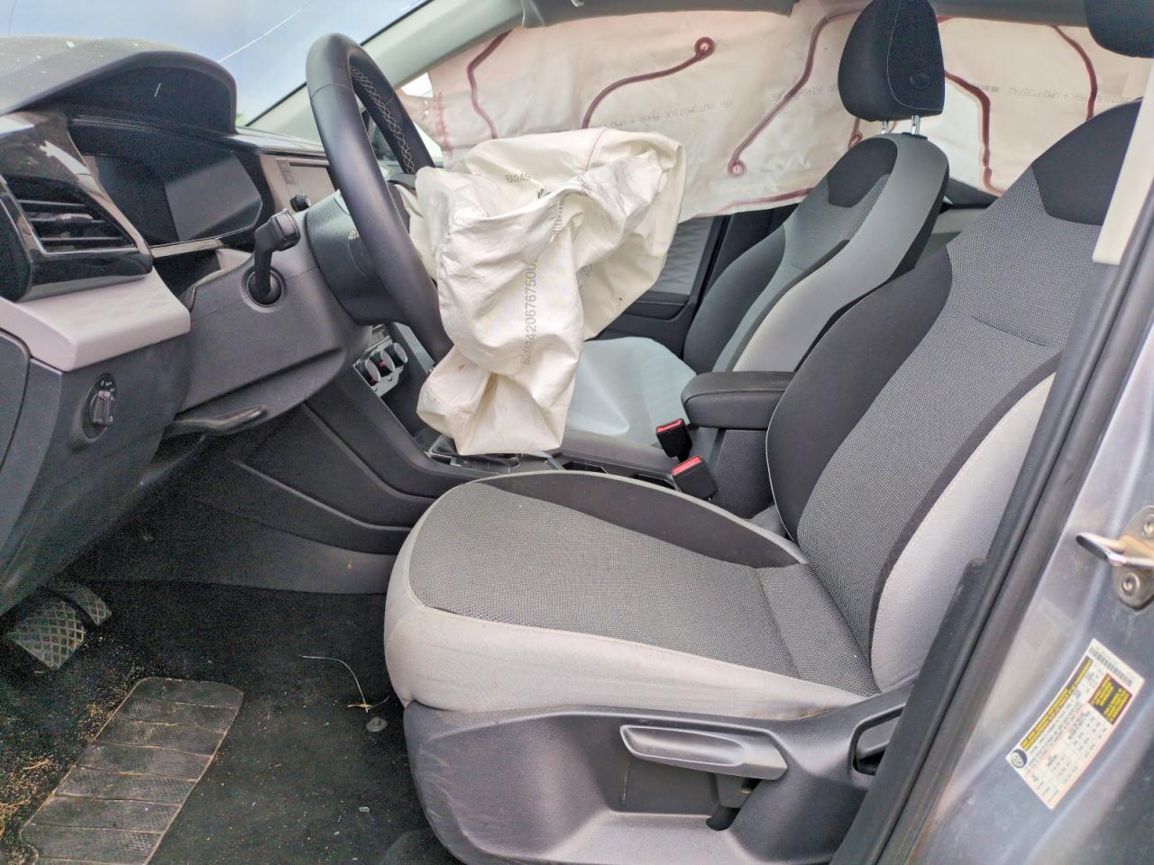 Volkswagen Taos S