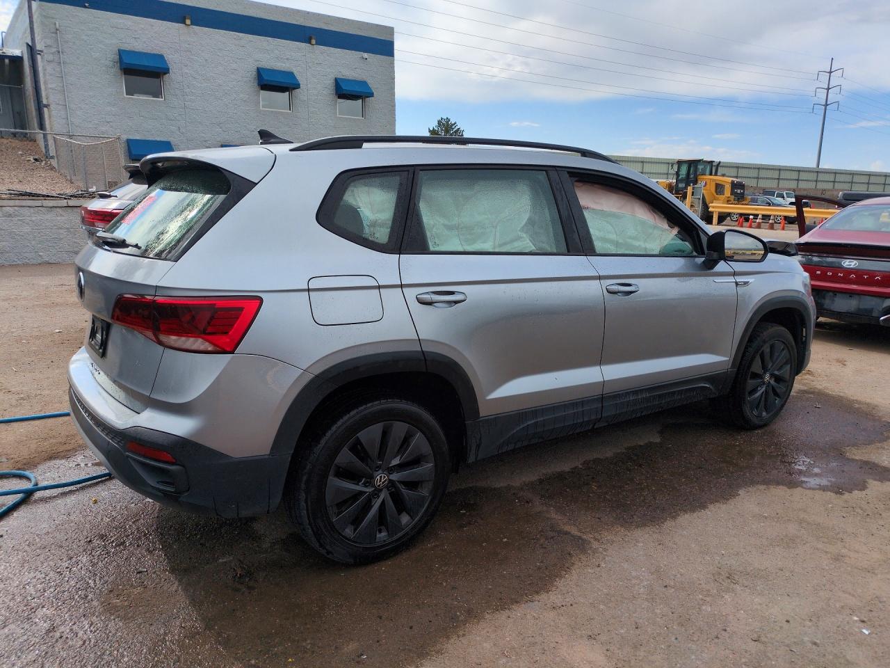 Volkswagen Taos S