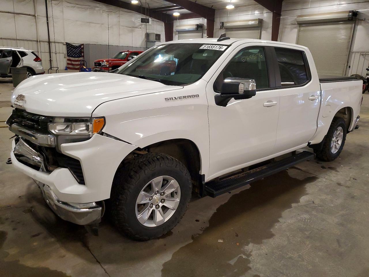 Salvage Chevrolet Silverado Image
