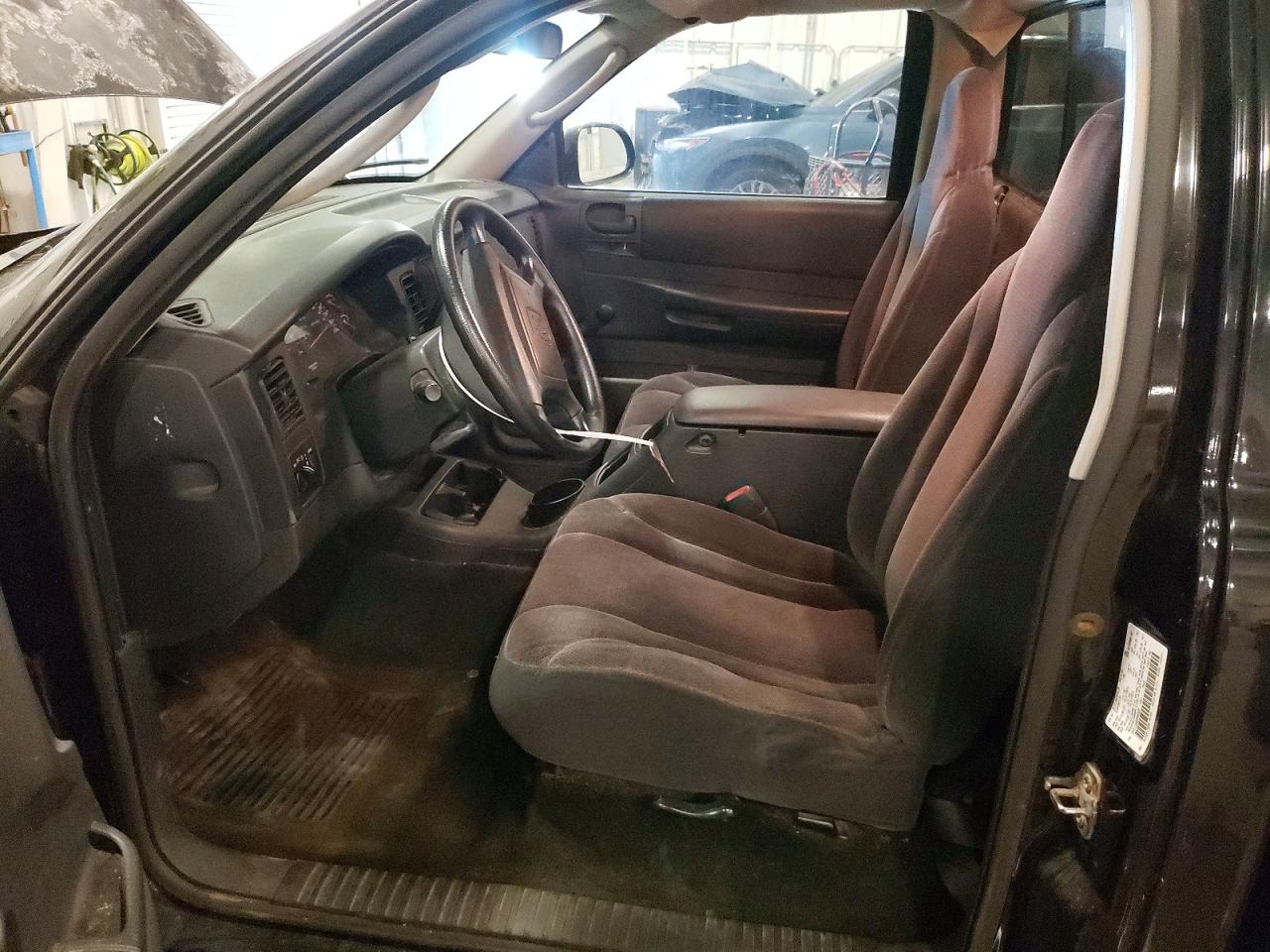 Dodge Dakota Base