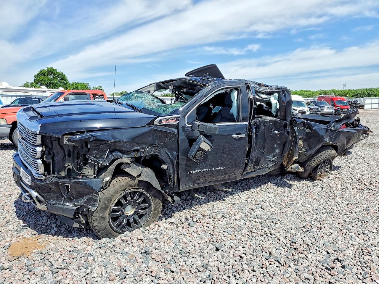 Salvage GMC Sierra Image