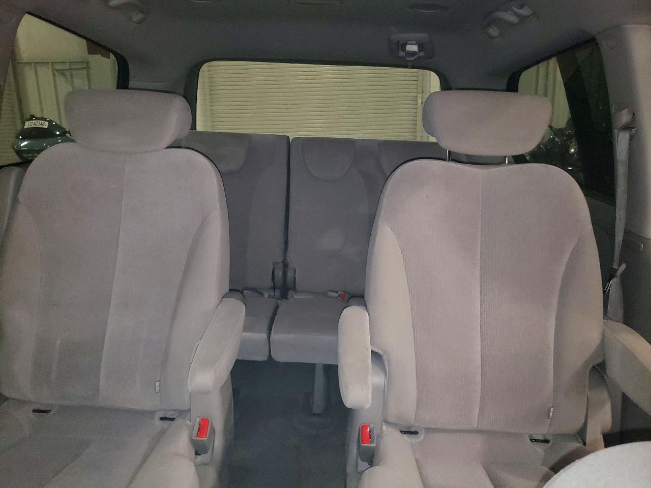 Kia Sedona Lx