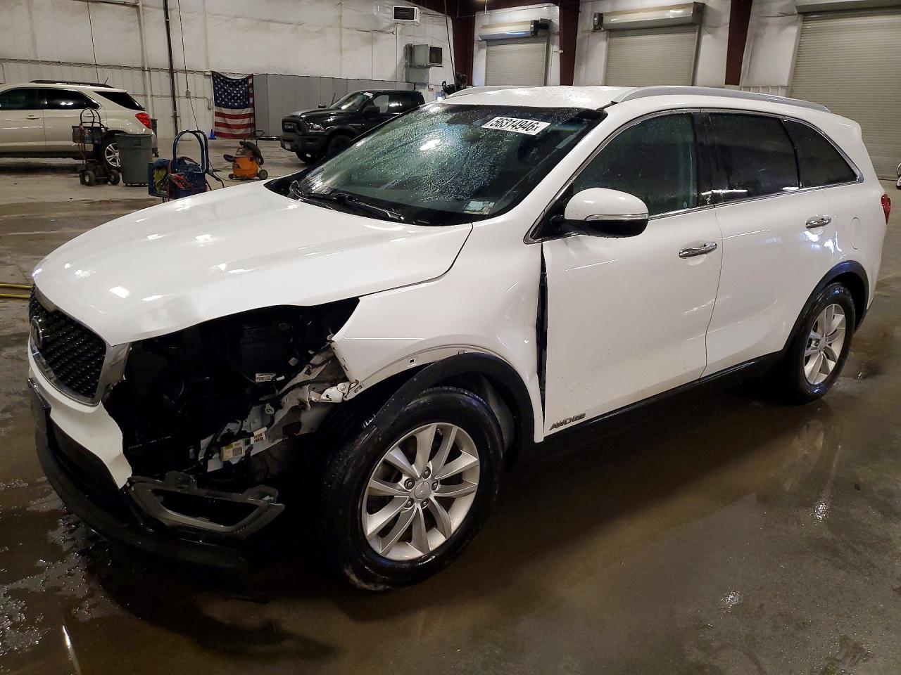 Salvage Kia Sorento Image