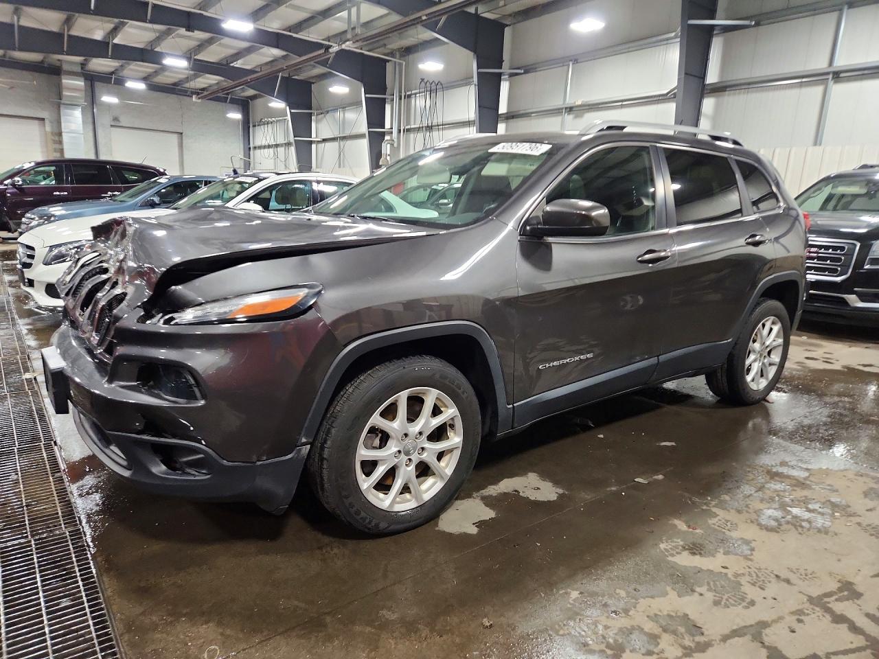 Salvage Jeep Cherokee Image