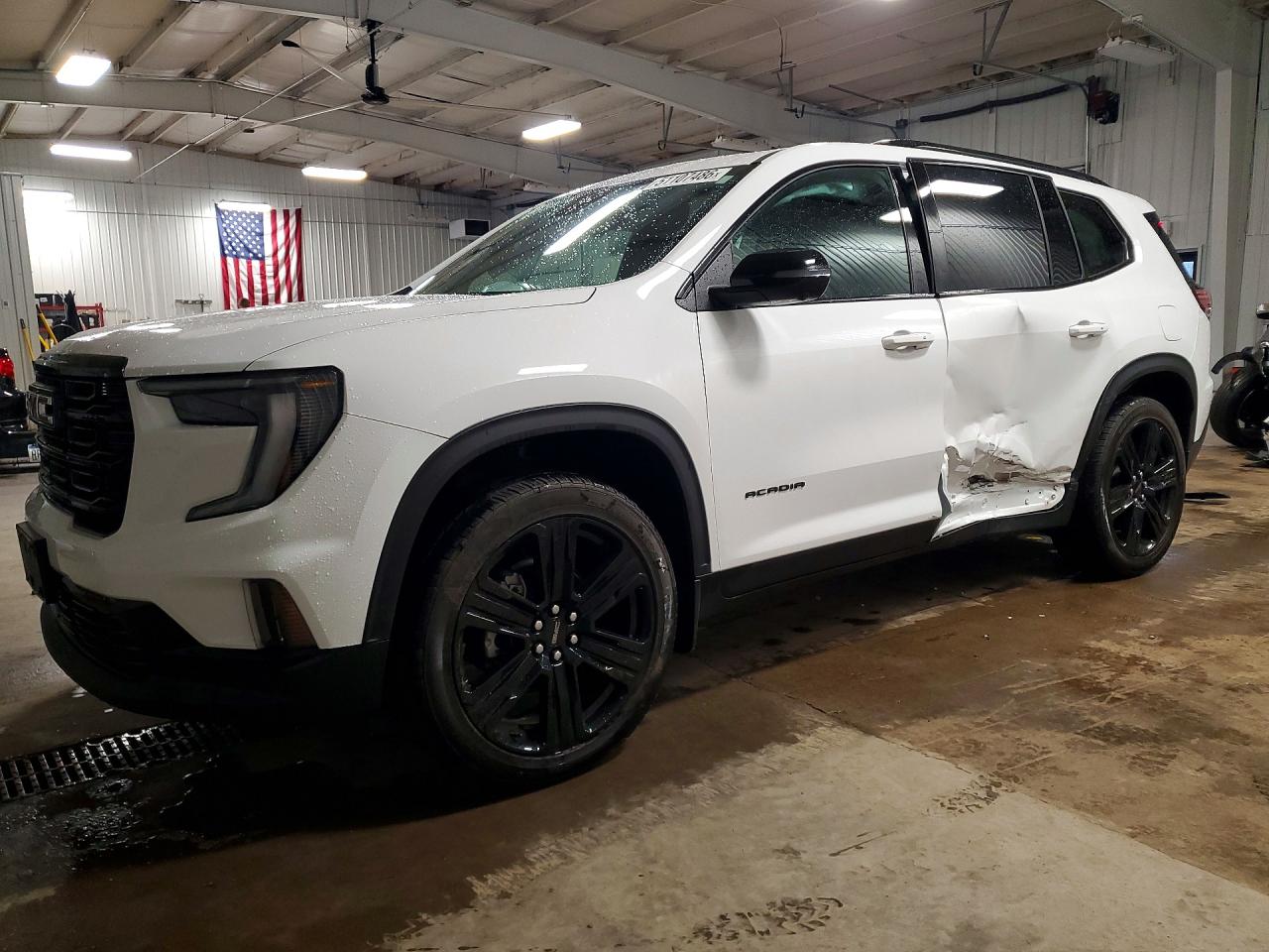 Salvage GMC Acadia Image